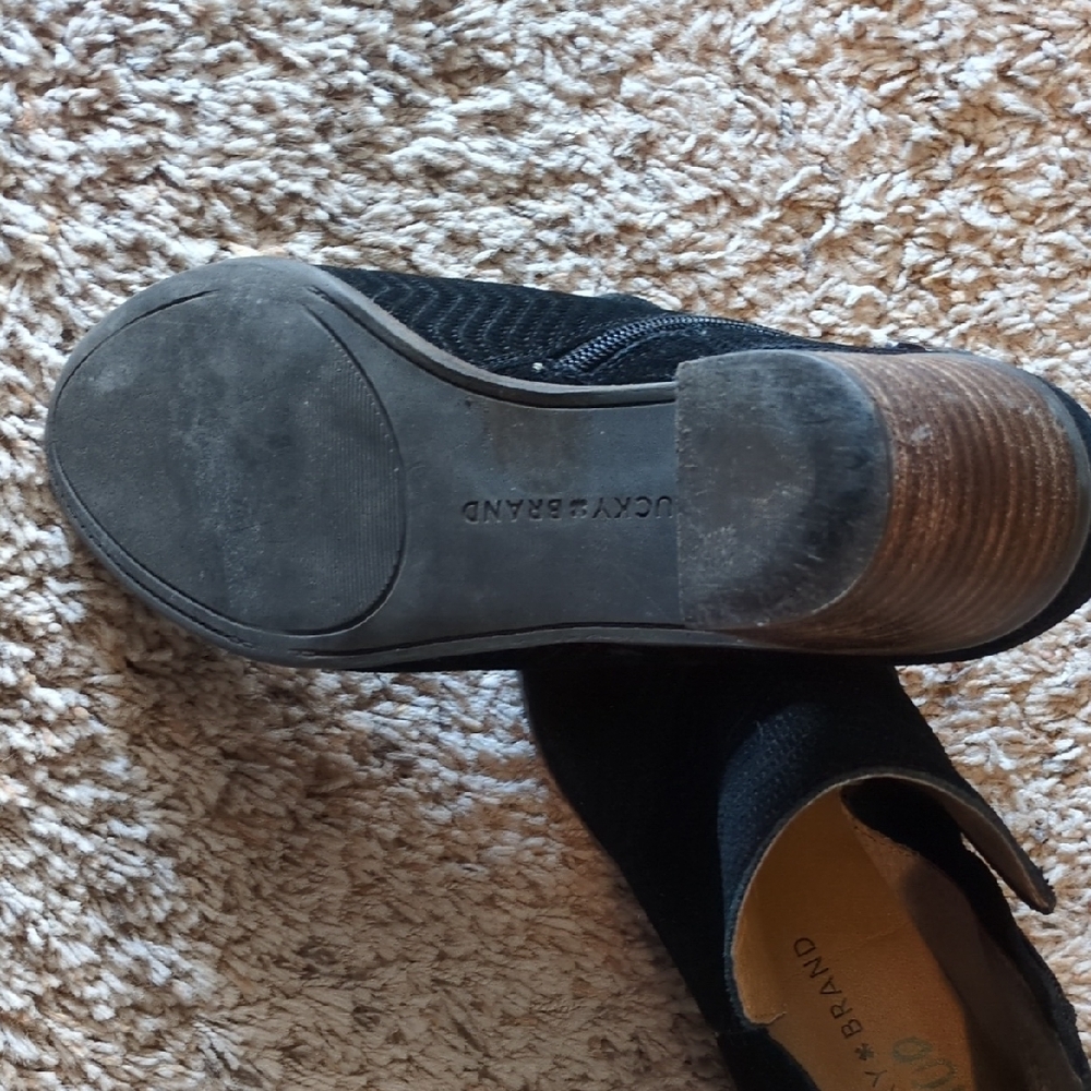 Lucky Brand Textured Black Ankle Booties - Picture 7 of 7